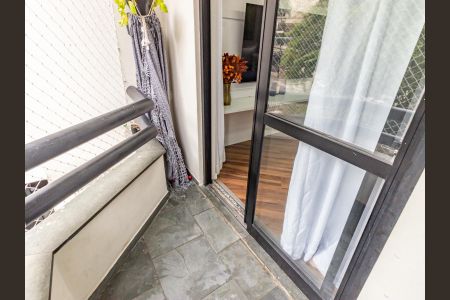 Apartamento à venda com 95m², 3 quartos e 2 vagas Apartamento à venda com 95m², 3 quartos e 2 vagasVaranda