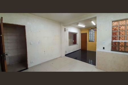 Casa à venda com 75m², 4 quartos e 2 vagas