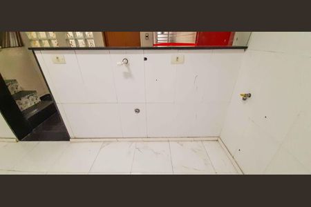 Casa à venda com 75m², 4 quartos e 2 vagas