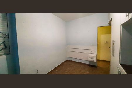 Casa à venda com 75m², 4 quartos e 2 vagas