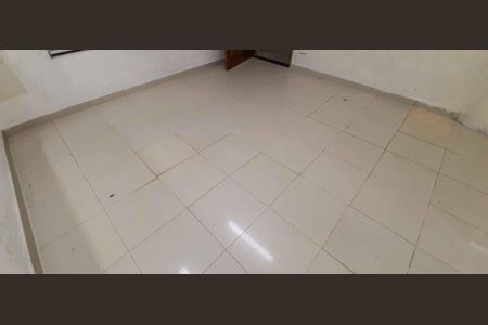 Casa à venda com 75m², 4 quartos e 2 vagas