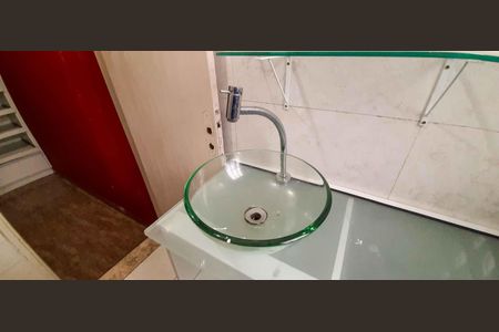 Casa à venda com 75m², 4 quartos e 2 vagas