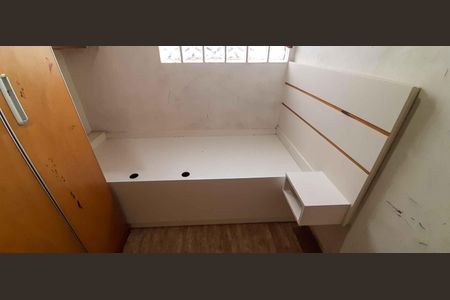 Casa à venda com 75m², 4 quartos e 2 vagas