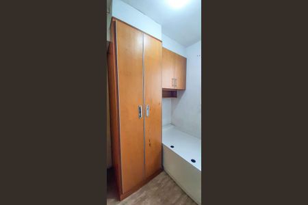 Casa à venda com 75m², 4 quartos e 2 vagas