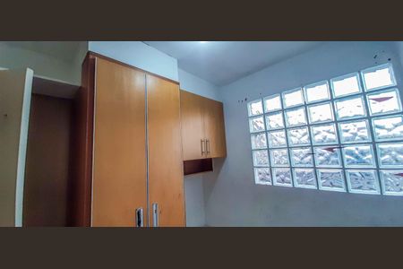 Casa à venda com 75m², 4 quartos e 2 vagas