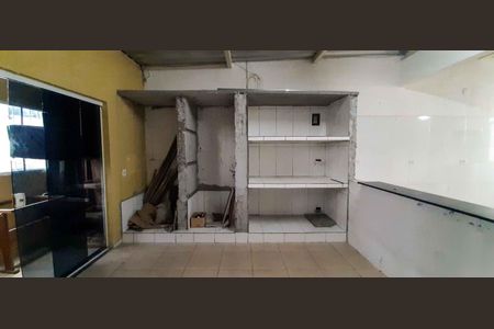 Casa à venda com 75m², 4 quartos e 2 vagas