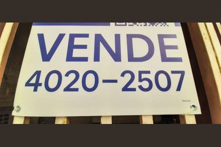 Casa à venda com 75m², 4 quartos e 2 vagas