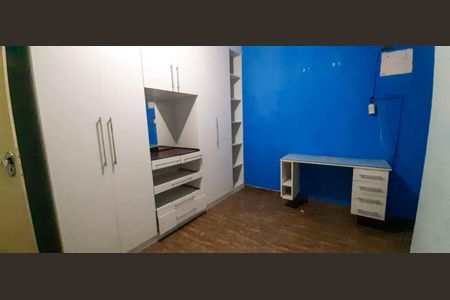 Casa à venda com 75m², 4 quartos e 2 vagas