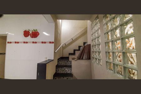 Casa à venda com 75m², 4 quartos e 2 vagas Casa à venda com 75m², 4 quartos e 2 vagasAcesso aos quartos