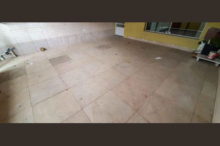 Casa à venda com 75m², 4 quartos e 2 vagas