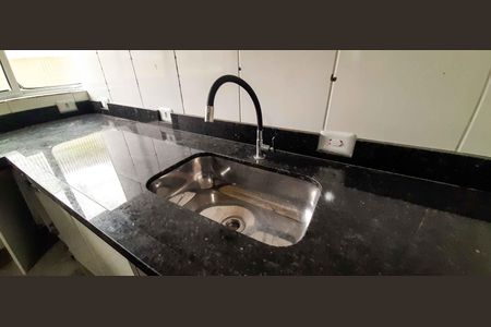 Casa à venda com 75m², 4 quartos e 2 vagas