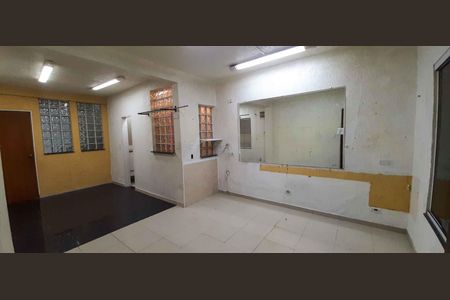 Casa à venda com 75m², 4 quartos e 2 vagas Casa à venda com 75m², 4 quartos e 2 vagasSala