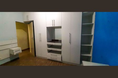 Casa à venda com 75m², 4 quartos e 2 vagas
