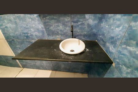 Casa à venda com 75m², 4 quartos e 2 vagas