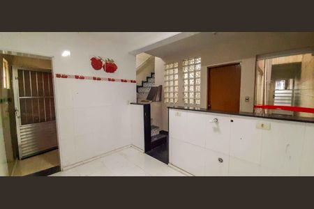 Casa à venda com 75m², 4 quartos e 2 vagas