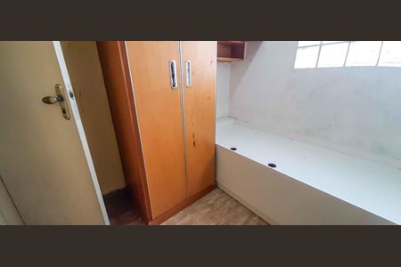 Casa à venda com 75m², 4 quartos e 2 vagas