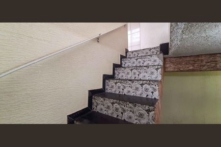 Casa à venda com 75m², 4 quartos e 2 vagas