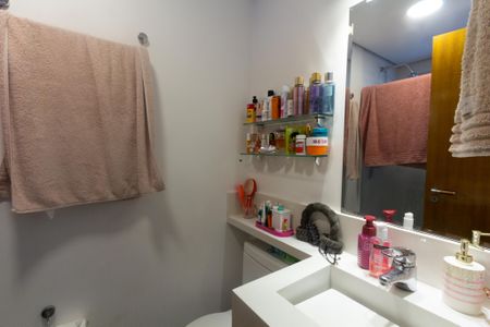 Apartamento à venda com 144m², 3 quartos e 2 vagasBanheiro da Suíte 2