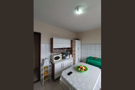 Casa à venda com 340m², 4 quartos e 6 vagasCozinha 