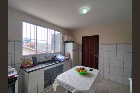 Casa à venda com 340m², 4 quartos e 6 vagasCozinha 