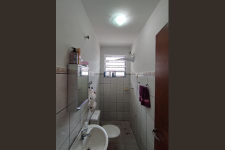 Casa à venda com 340m², 4 quartos e 6 vagasBanheiro 