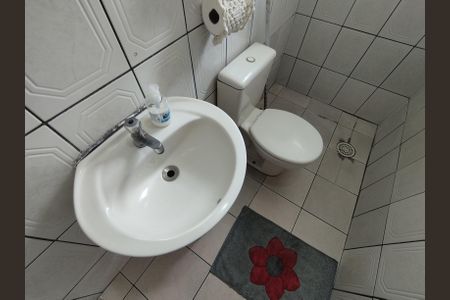 Casa à venda com 340m², 4 quartos e 6 vagasBanheiro 