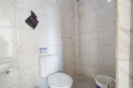 Casa à venda com 50m², 2 quartos e sem vaga Casa à venda com 50m², 2 quartos e sem vagaBanheiro