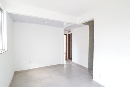 Casa à venda com 50m², 2 quartos e sem vaga Casa à venda com 50m², 2 quartos e sem vagaSala