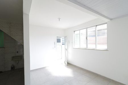 Casa à venda com 50m², 2 quartos e sem vaga Casa à venda com 50m², 2 quartos e sem vagaSala
