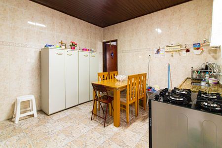 Casa à venda com 120m², 2 quartos e 2 vagasCozinha