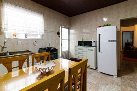 Casa à venda com 120m², 2 quartos e 2 vagasCozinha