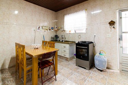 Casa à venda com 120m², 2 quartos e 2 vagasCozinha