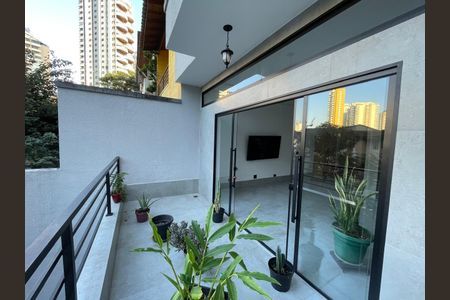 Casa à venda com 230m², 3 quartos e 3 vagas Casa à venda com 230m², 3 quartos e 3 vagasFoto 02