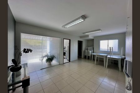 Apartamento para alugar com 54m², 2 quartos e 1 vagaÁrea comum - Salão de festas