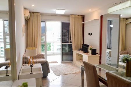 Apartamento à venda com 69m², 2 quartos e 1 vaga Apartamento à venda com 69m², 2 quartos e 1 vagaSala