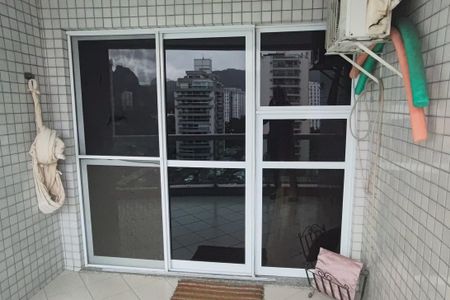 Apartamento à venda com 69m², 2 quartos e 1 vaga Apartamento à venda com 69m², 2 quartos e 1 vagaVaranda