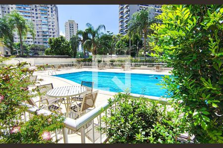 Apartamento à venda com 69m², 2 quartos e 1 vaga Apartamento à venda com 69m², 2 quartos e 1 vagaÁrea comum - Piscina