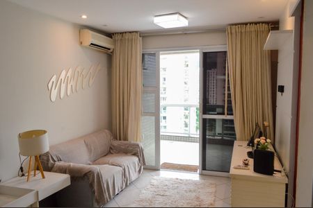 Apartamento à venda com 69m², 2 quartos e 1 vaga Apartamento à venda com 69m², 2 quartos e 1 vagaSala