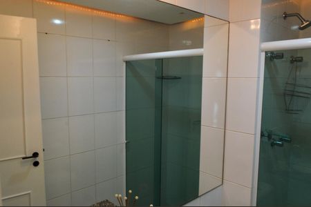 Apartamento à venda com 69m², 2 quartos e 1 vaga Apartamento à venda com 69m², 2 quartos e 1 vagaBanheiro