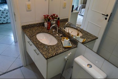 Apartamento à venda com 69m², 2 quartos e 1 vaga Apartamento à venda com 69m², 2 quartos e 1 vagaBanheiro