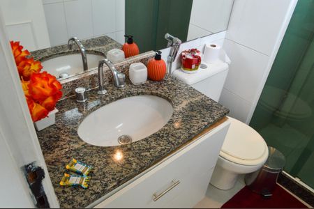 Apartamento à venda com 69m², 2 quartos e 1 vaga Apartamento à venda com 69m², 2 quartos e 1 vagaBanheiro da Suíte