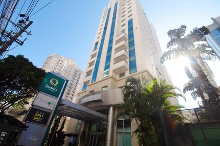 Studio à venda com 30m², 1 quarto e 1 vaga Studio à venda com 30m², 1 quarto e 1 vagaFachada