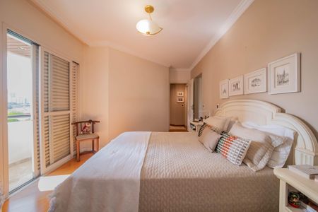 Apartamento à venda com 230m², 4 quartos e 4 vagasSuíte 2