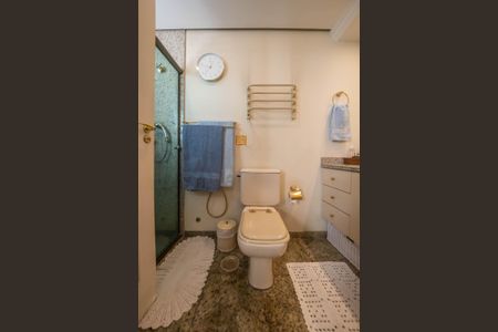 Apartamento à venda com 230m², 4 quartos e 4 vagasBanheiro da Suíte 1