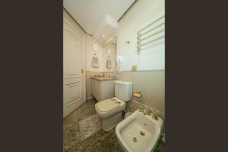 Apartamento à venda com 230m², 4 quartos e 4 vagasBanheiro Social