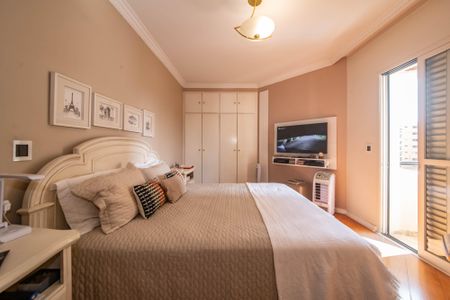 Apartamento à venda com 230m², 4 quartos e 4 vagasSuíte 2