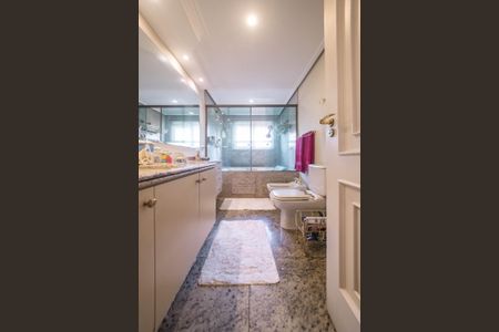 Apartamento à venda com 230m², 4 quartos e 4 vagasBanheiro da Suíte 2