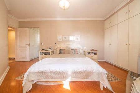 Apartamento à venda com 230m², 4 quartos e 4 vagasSuíte 2