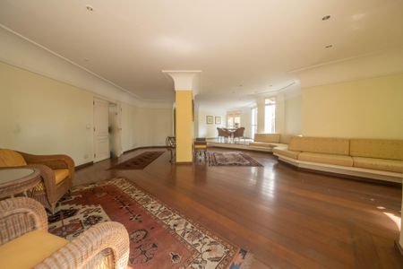 Apartamento à venda com 230m², 4 quartos e 4 vagasÁrea comum - Salão de festas