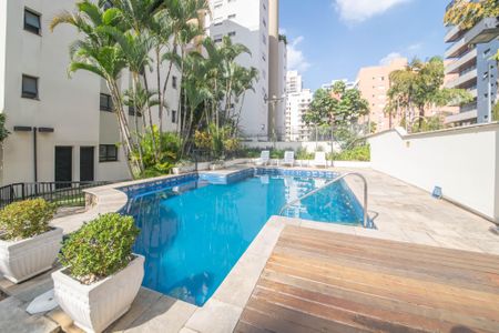 Apartamento à venda com 230m², 4 quartos e 4 vagasÁrea comum - Piscina
